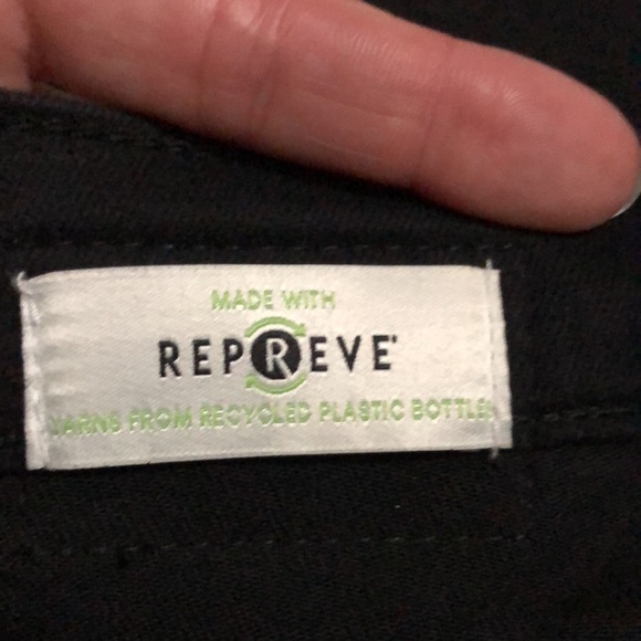 Like New-CK High Rise Straight Jeans-Sz 26-Black-Made with”Repreve” Cotton Blend - Picture 9 of 13